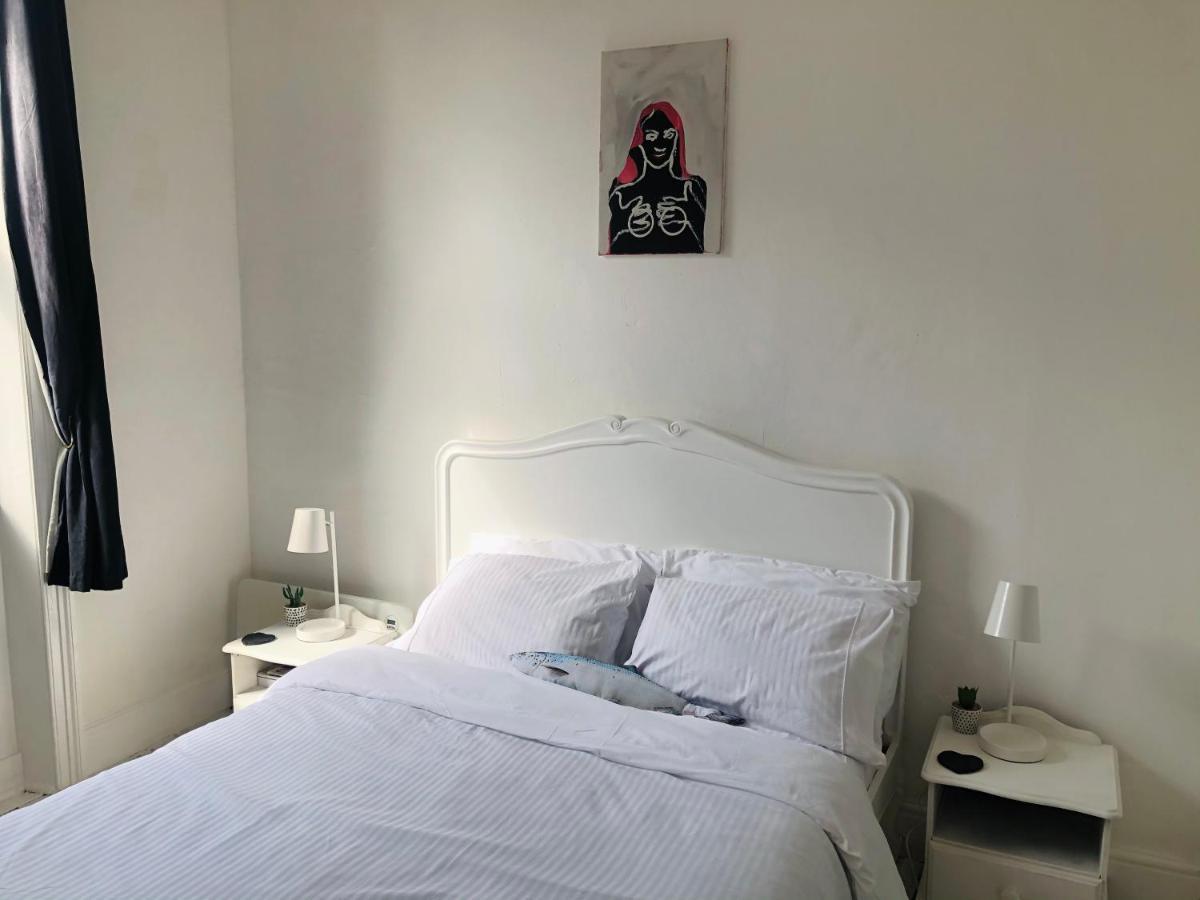 New! Seaside Central Scarborough Apartment Luaran gambar
