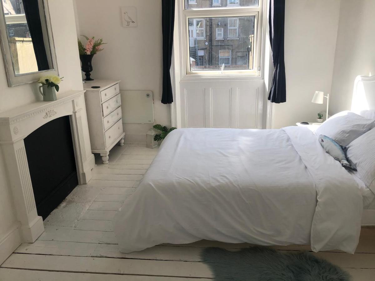 New! Seaside Central Scarborough Apartment Luaran gambar
