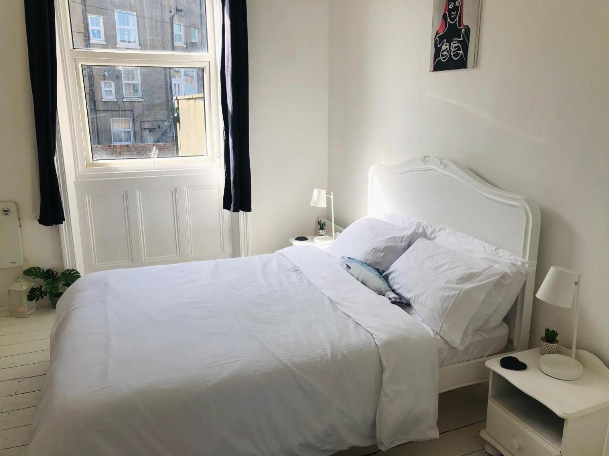 New! Seaside Central Scarborough Apartment Luaran gambar
